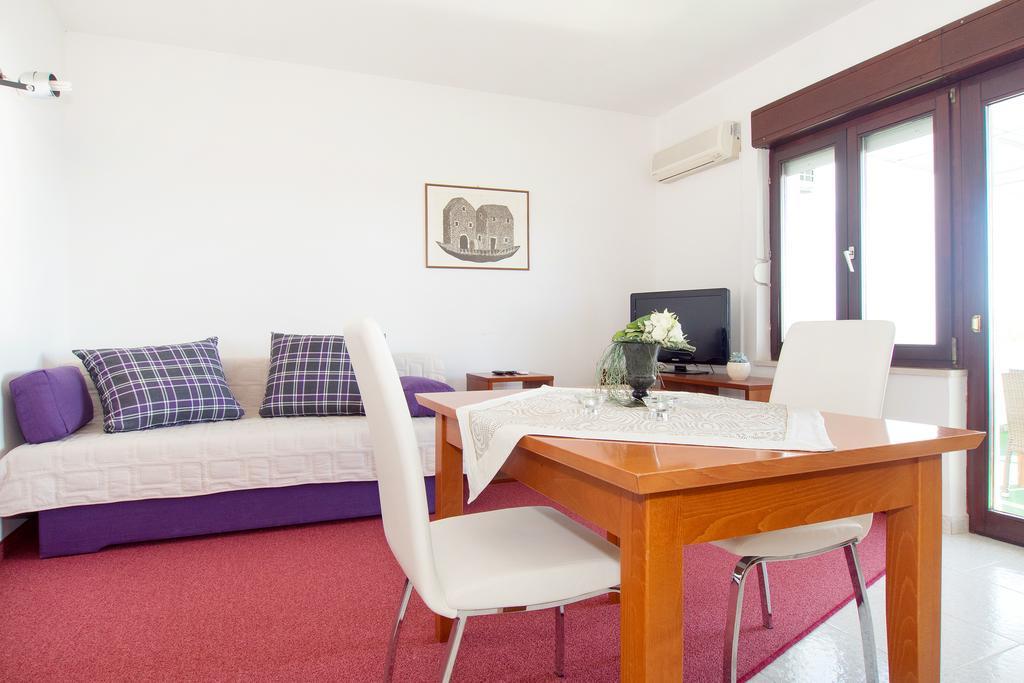 Beach Guesthouse Mediteran Podstrana Rom bilde