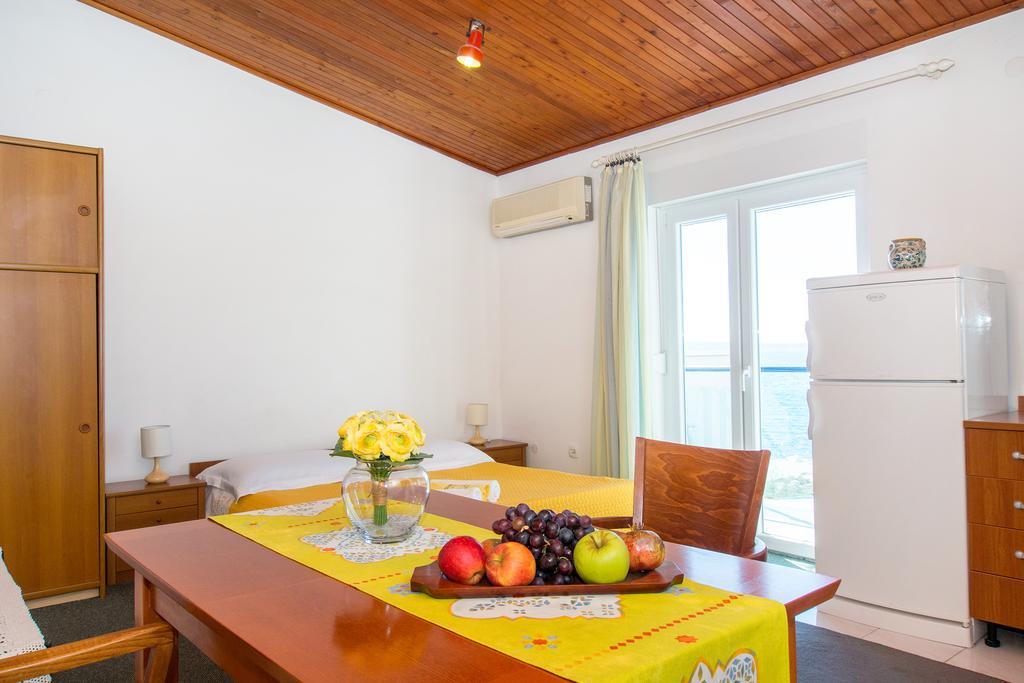 Beach Guesthouse Mediteran Podstrana Rom bilde