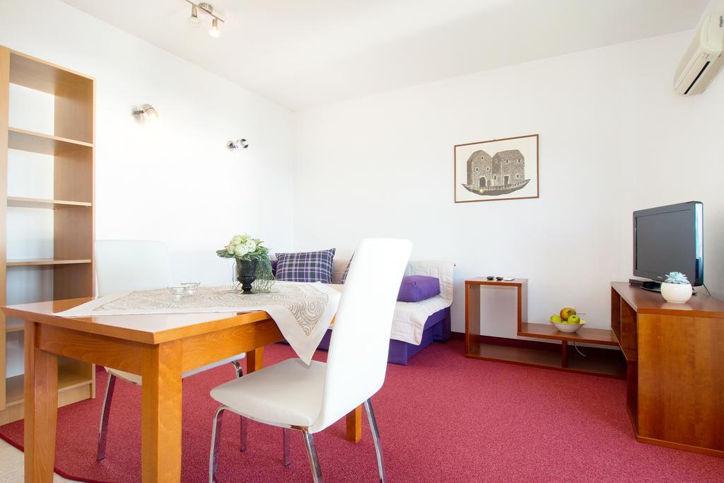 Beach Guesthouse Mediteran Podstrana Rom bilde